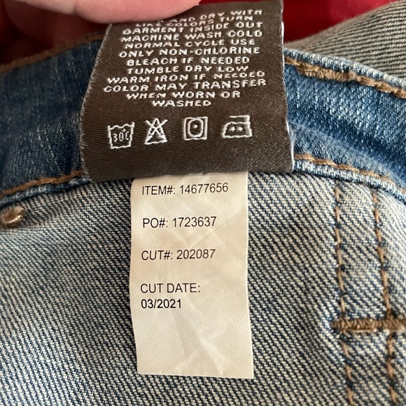 MID RISE MIDI SHORT - Picture 6 of 6